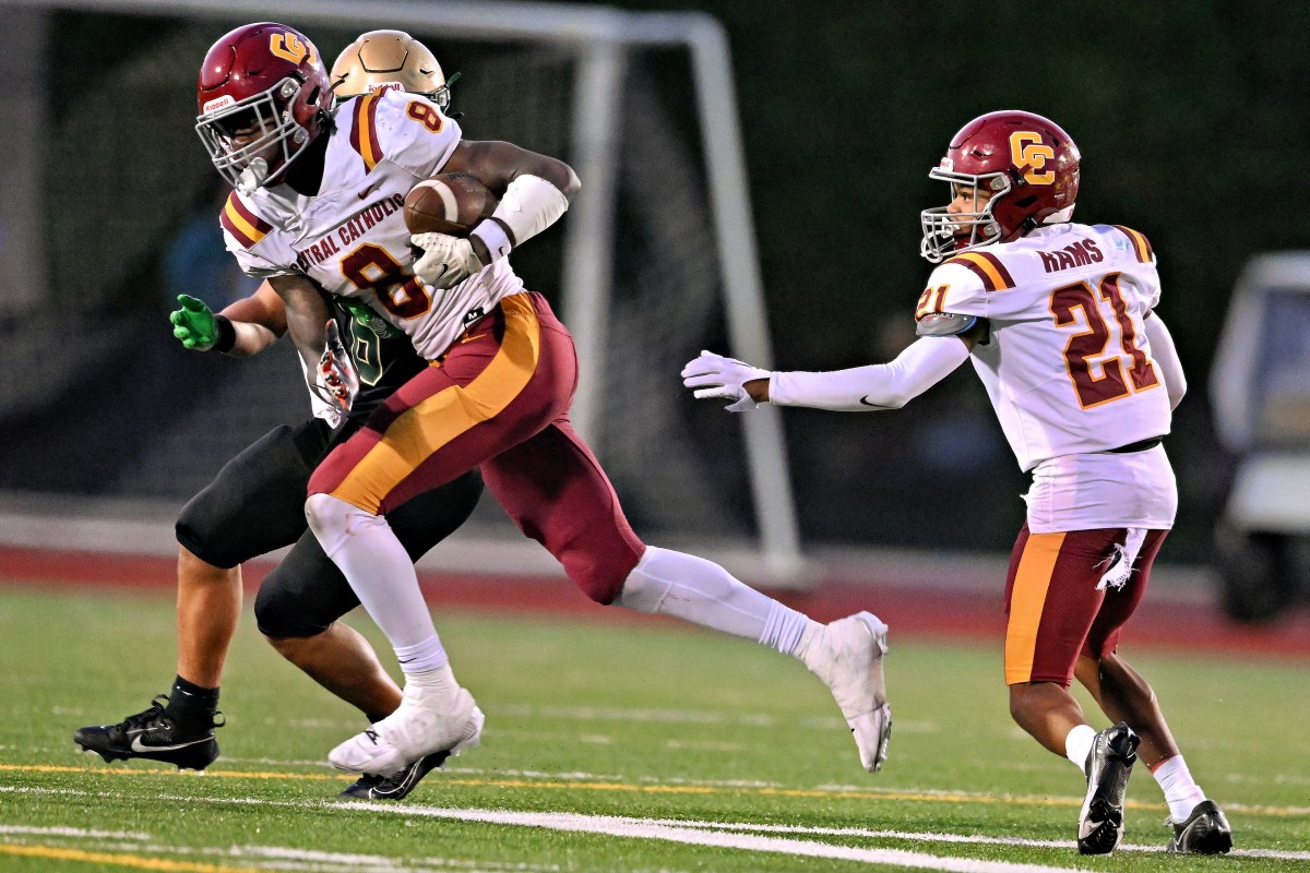 Dexter Foster (Central Catholic) photo by Leon Neuschwander 
